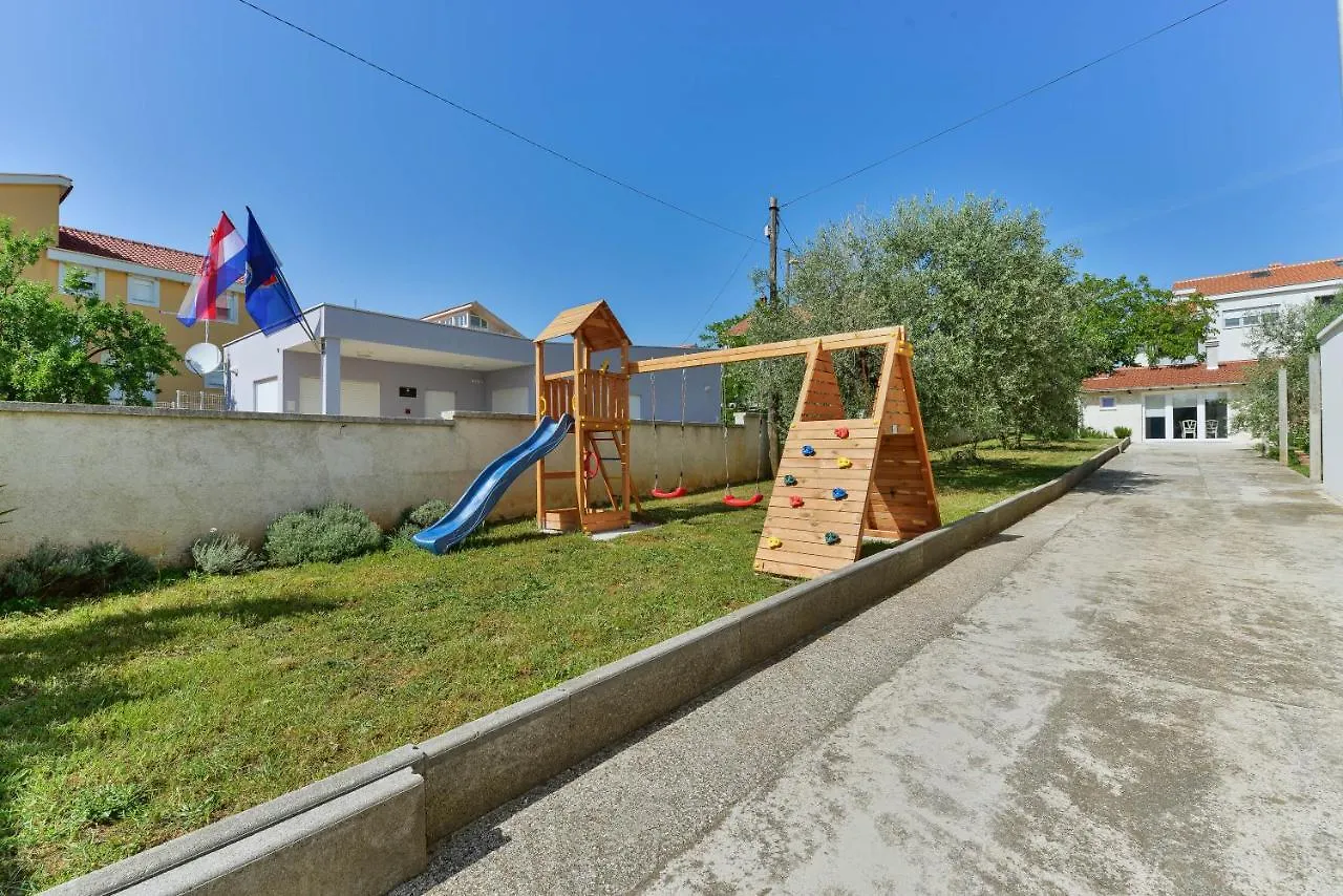 Hacienda Mia With Pool,Bbq,Free Parking Vila Zadar Casa de Férias