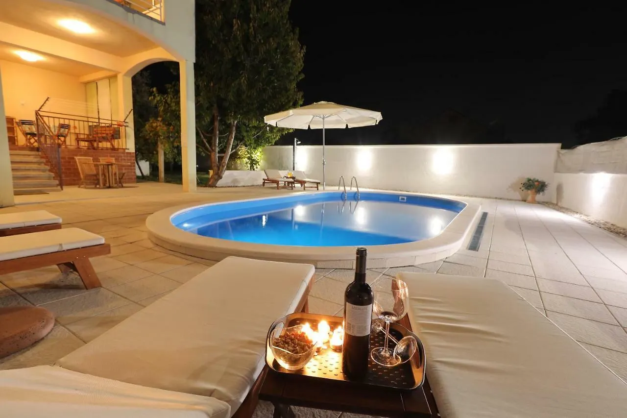 Hacienda Mia With Pool,Bbq,Free Parking Vila Zadar