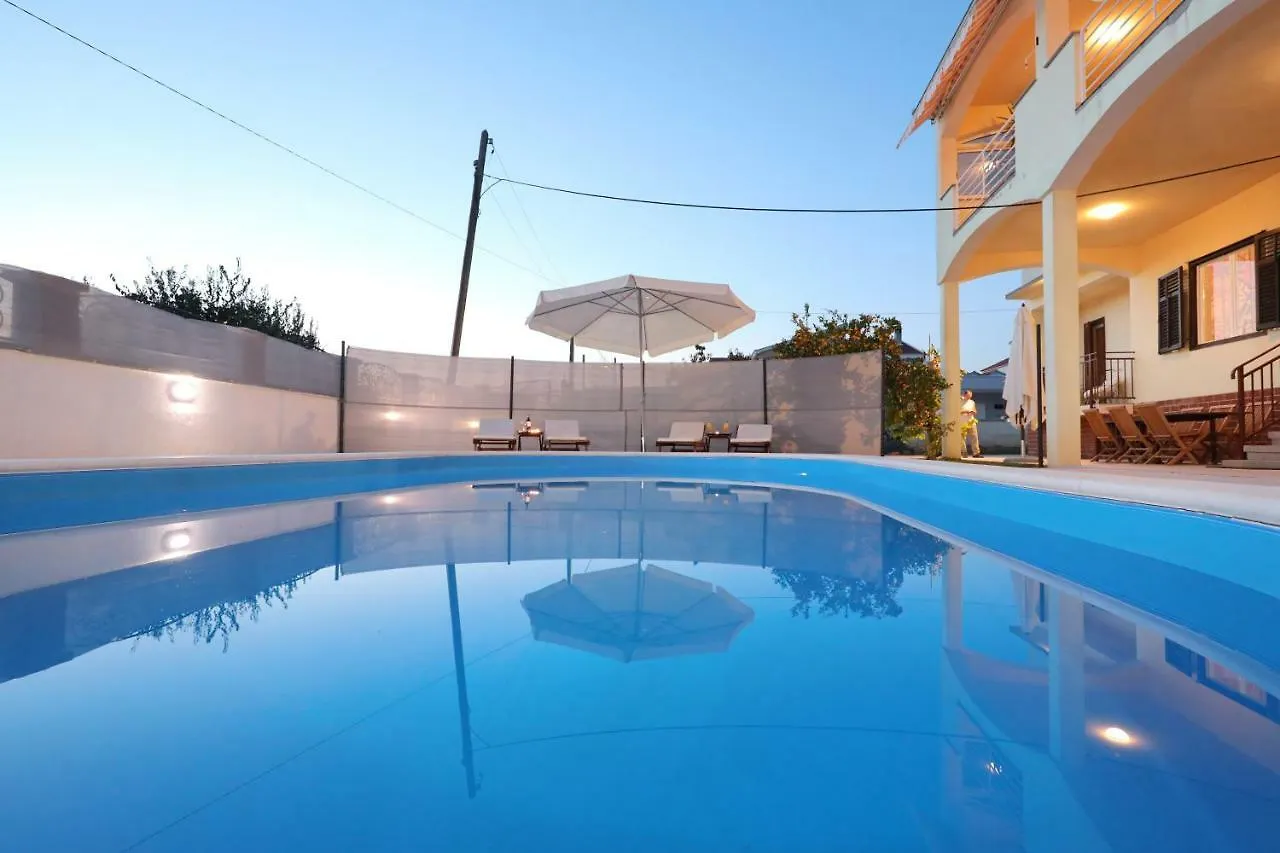 Casa de Férias Hacienda Mia With Pool,Bbq,Free Parking Vila Zadar